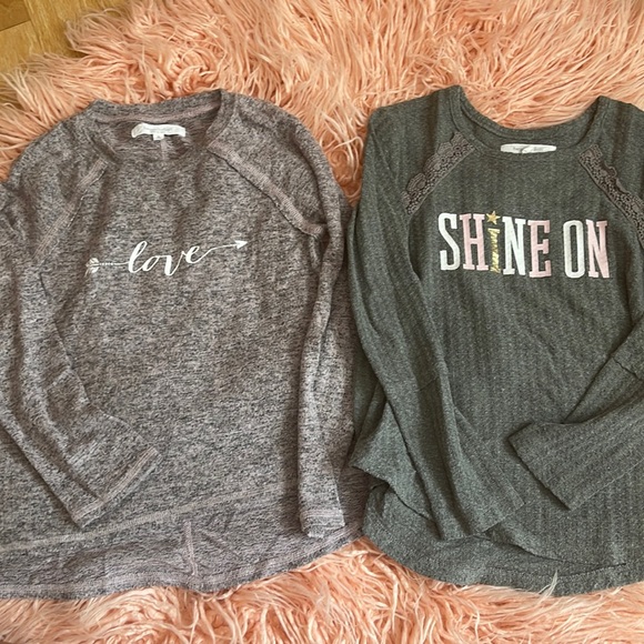 💕 Preloved ~ Two EUC Girls Long Sleeve Shirts - Picture 1 of 11